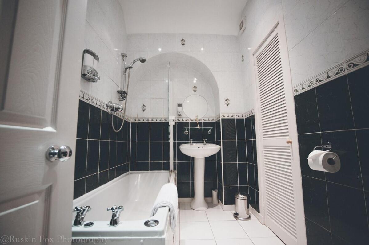 Prime 2 Bedroom City Centre Apt Aberdeen Bagian luar foto