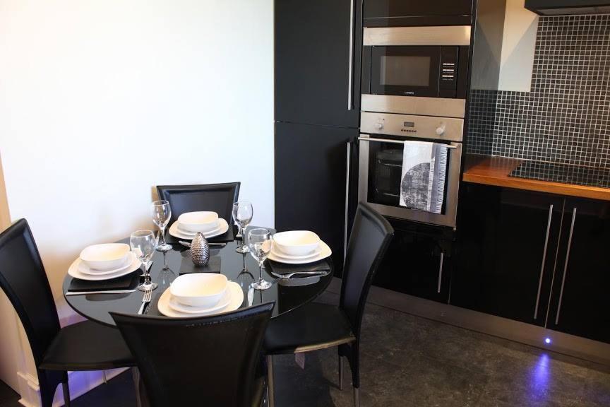 Prime 2 Bedroom City Centre Apt Aberdeen Bagian luar foto